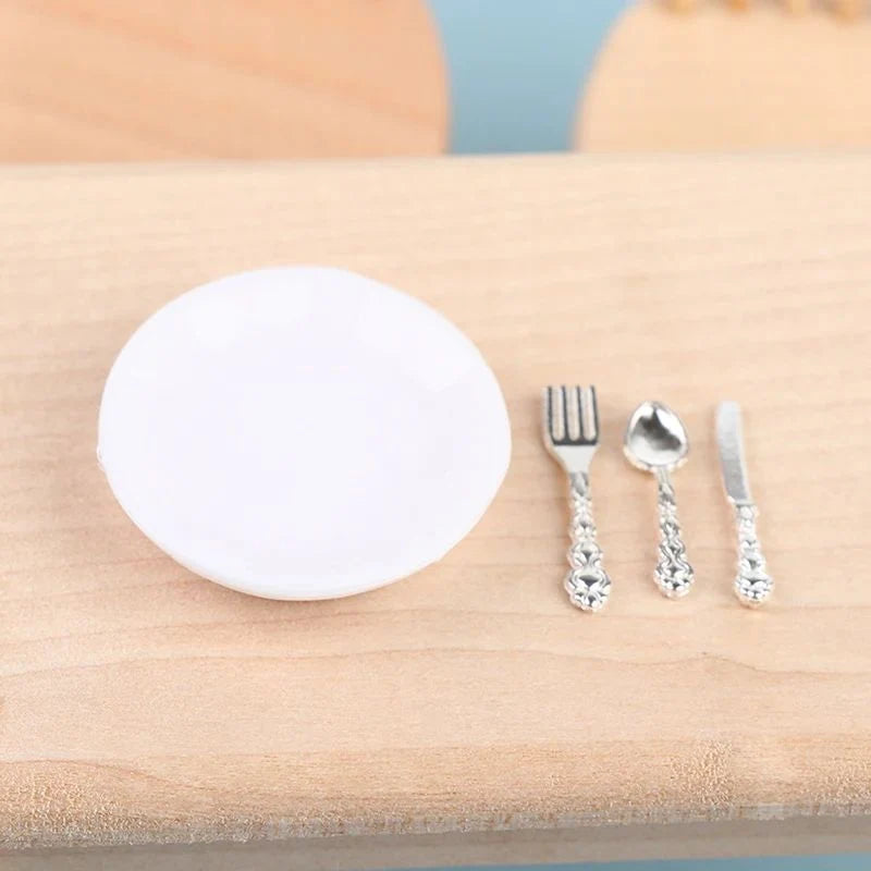Dollhouse Dinnerware Set 1:12 Scale Set of 4